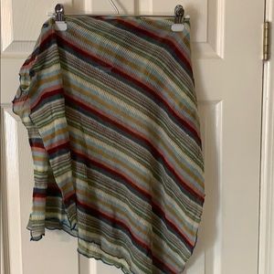 Thin knitted shoulder poncho.